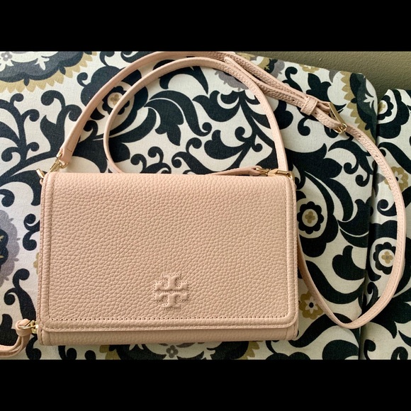 Tory Burch Handbags - Tory Burch Crossbody w/ wallet. NWT